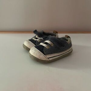 SEE KAI RUN Size 3.5 toddler sneakers